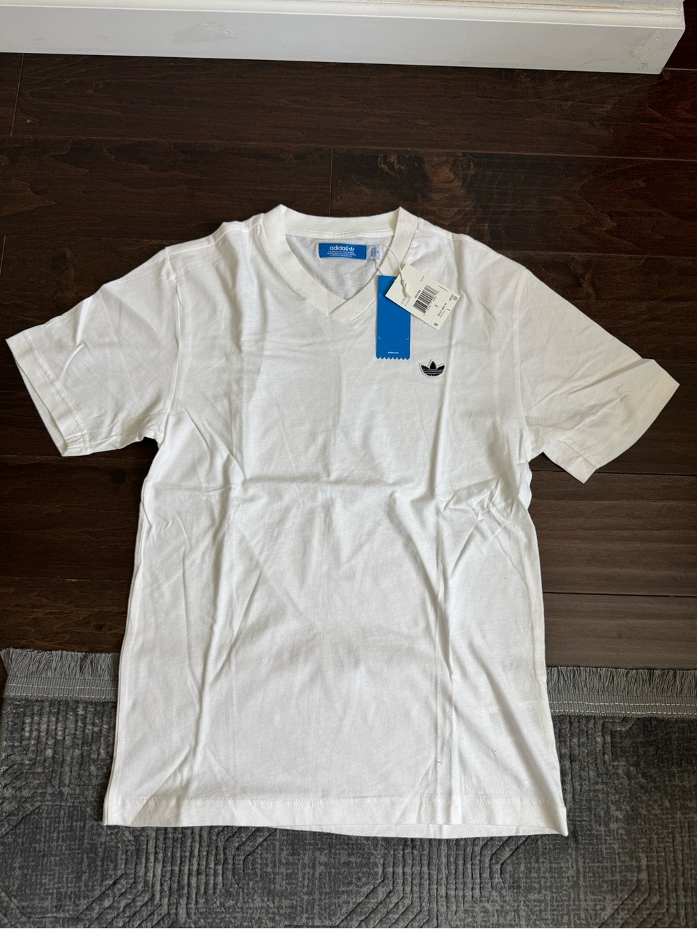 Adidas Originals White Men's V-Neck T-Shirt sz S Brand New